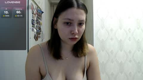 Snapshot of genev__ievee chatting on 04.26.26 genev__ievee online show from 04.26.26