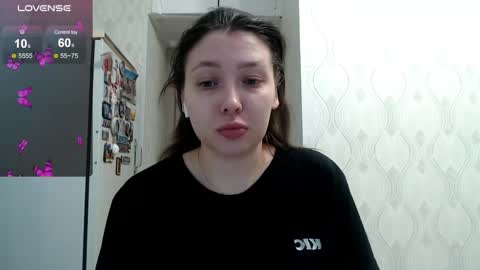 Snapshot of genev__ievee chatting on 05.31.26 genev__ievee online show from 05.31.26