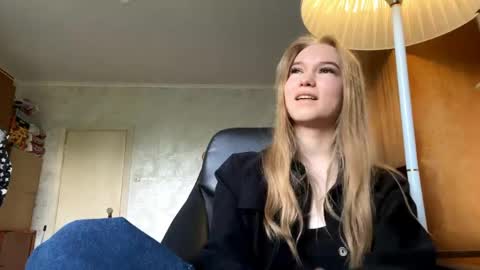 Snapshot of gennacastillion chatting on 05.25.26 Casti online show from 05.25.26
