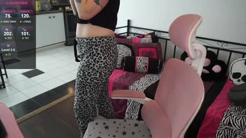 Genny Rock   and  online show from 01.26.25