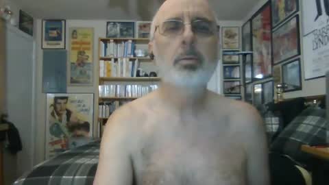 Snapshot of gentcallr chatting on 02.11.25 Steve online show from 02.11.25