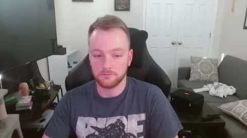 Snapshot of genuinedge chatting on 10.20.25 genuinedge online show from 10.20.25