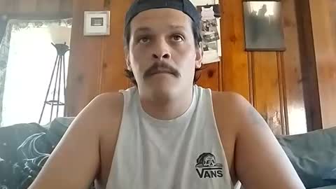 Snapshot of geofferyearlmarsh chatting on 10.23.25 geofferyearlmarsh online show from 10.23.25