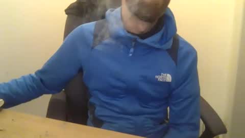 Snapshot of geon2xx chatting on 12.01.24 Geon online show from 12.01.24