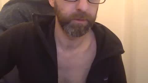 Snapshot of geon2xx chatting on 12.26.24 Geon online show from 12.26.24