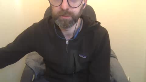 Snapshot of geon2xx chatting on 01.28.25 Geon online show from 01.28.25