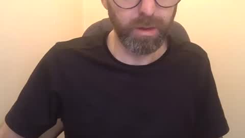 Snapshot of geon2xx chatting on 03.04.25 Geon online show from 03.04.25