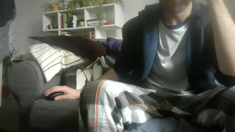 Snapshot of geon2xx chatting on 09.15.25 Geon online show from 09.15.25