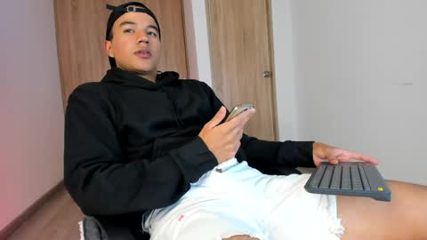 Snapshot of george_cams1 chatting on 06.05.26 Jorge online show from 06.05.26