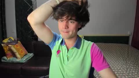 Snapshot of george_kluni chatting on 10.07.25 George online show from 10.07.25