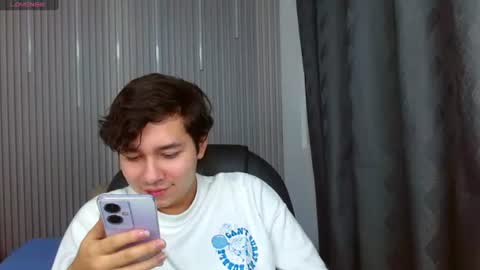 Snapshot of georgesmith_1 chatting on 06.15.26 GEORGE online show from 06.15.26