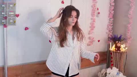 Snapshot of georgiannahearn chatting on 06.16.26 May online show from 06.16.26