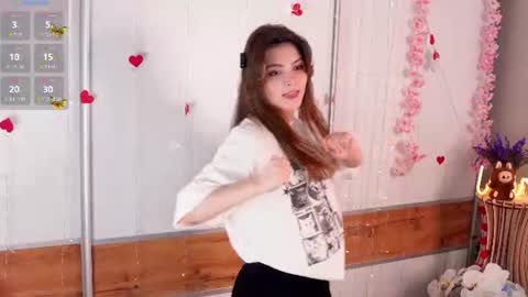Snapshot of georgiannahearn chatting on 06.22.26 May online show from 06.22.26