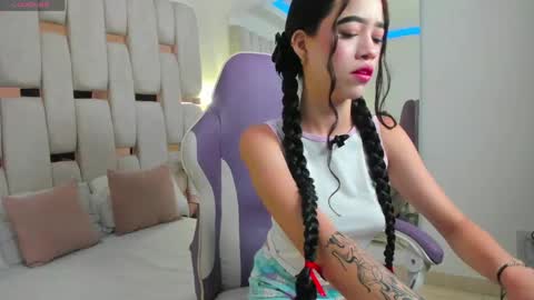 Georgina Kloss  online show from 04.17.26