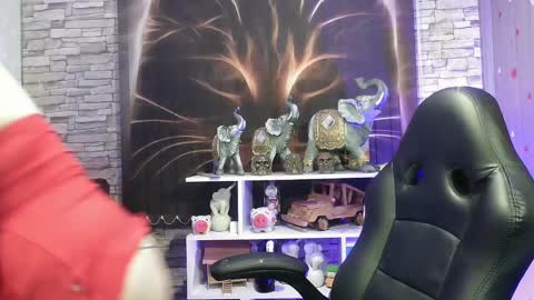 Georgina  online show from 01.14.25