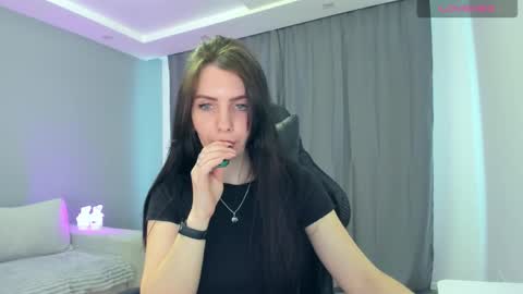 Snapshot of georginaroads chatting on 02.27.25 GeorginaRoads online show from 02.27.25
