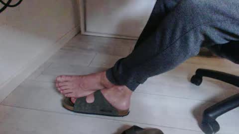 Snapshot of germansolebro chatting on 09.17.25 GermanSoleBro online show from 09.17.25