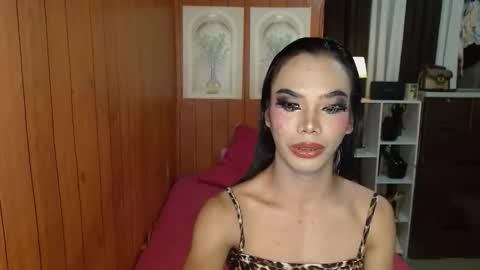 Sidneymorens online show from 11.16.25