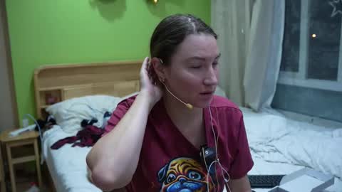 Snapshot of gessifossa chatting on 09.12.25 Anna online show from 09.12.25