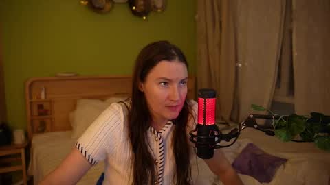 Snapshot of gessifossa chatting on 09.20.25 Anna online show from 09.20.25