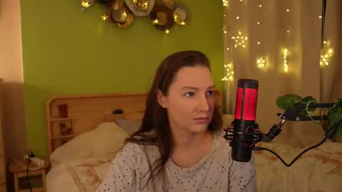 Snapshot of gessifossa chatting on 10.21.25 Anna online show from 10.21.25