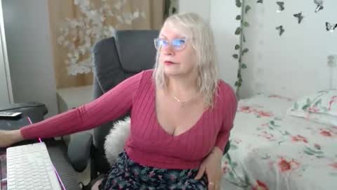 Snapshot of ghertrudequeen chatting on 05.13.26 Ghertrudequeen online show from 05.13.26