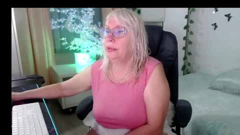 Snapshot of ghertrudequeen chatting on 06.02.26 Ghertrudequeen online show from 06.02.26