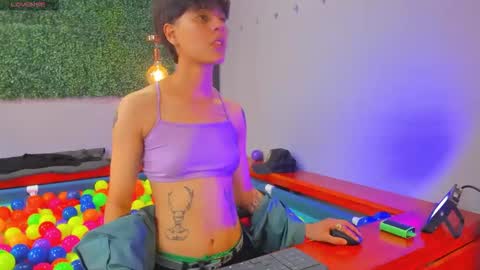 Your Girl  online show from 10.17.25