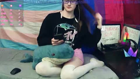 Snapshot of ghostgirlnikki chatting on 11.24.25 Ghost Girl Nikki online show from 11.24.25