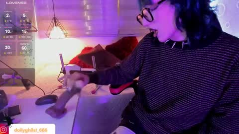 Snapshot of ghosty_doll chatting on 04.30.26 Allison online show from 04.30.26