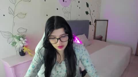 Gia online show from 10.25.25