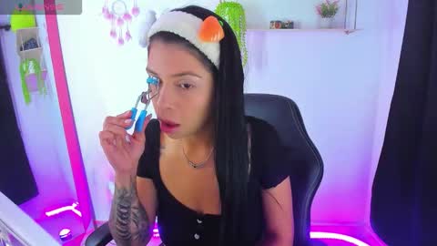 giaaaa   online show from 12.13.25