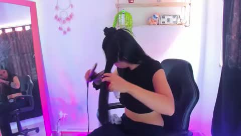 giaaaa   online show from 02.05.26