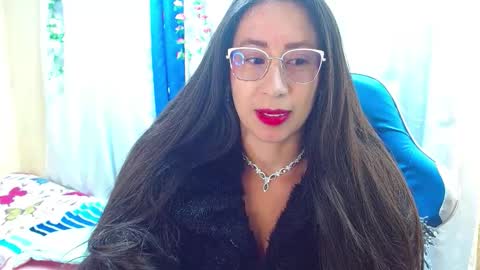 Gia  online show from 11.08.25