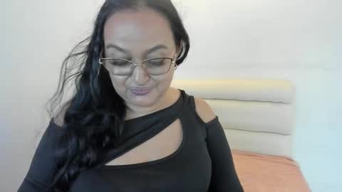 Snapshot of gia_nahomi chatting on 12.05.24 nahomi online show from 12.05.24