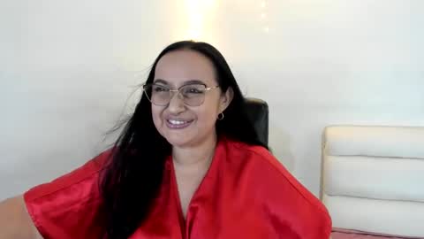 Snapshot of gia_nahomi chatting on 01.11.25 nahomi online show from 01.11.25