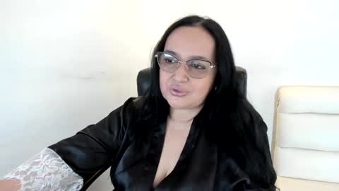 Snapshot of gia_nahomi chatting on 01.13.25 nahomi online show from 01.13.25
