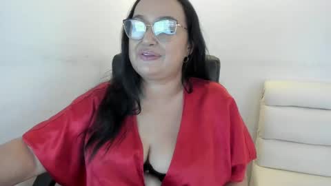 Snapshot of gia_nahomi chatting on 01.17.25 nahomi online show from 01.17.25