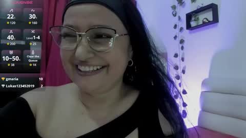 Snapshot of gia_nahomi chatting on 09.17.25 nahomi online show from 09.17.25