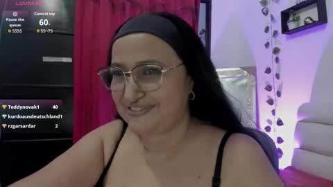 Snapshot of gia_nahomi chatting on 09.25.25 nahomi online show from 09.25.25