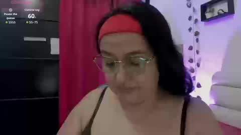 Snapshot of gia_nahomi chatting on 09.27.25 nahomi online show from 09.27.25