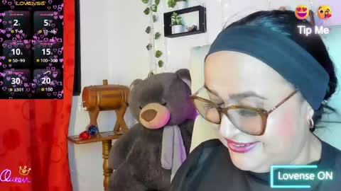 Snapshot of gia_nahomi chatting on 05.06.26 nahomi online show from 05.06.26