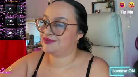 Snapshot of gia_nahomi chatting on 05.16.26 nahomi online show from 05.16.26