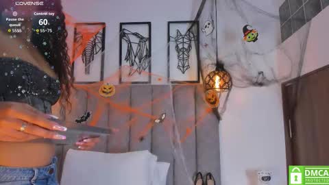 Snapshot of gia_scott chatting on 10.26.25 Darlliny online show from 10.26.25