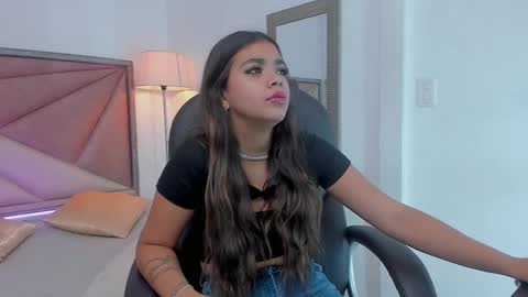 Gia  online show from 02.15.25