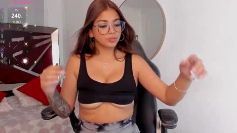 Gia  online show from 03.10.25