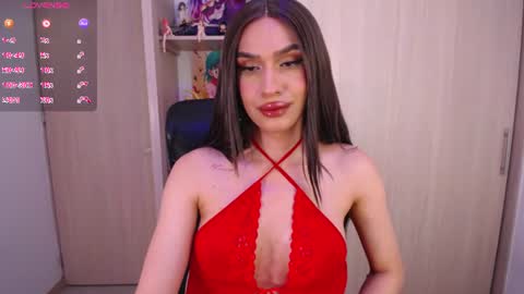 Snapshot of giamint chatting on 07.18.26 Gia Mint online show from 07.18.26