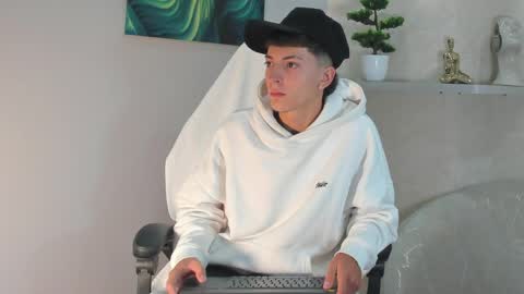 Snapshot of gian_rossii chatting on 06.03.26 GIAN online show from 06.03.26