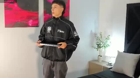 Snapshot of gian_rossii chatting on 06.22.26 GIAN online show from 06.22.26