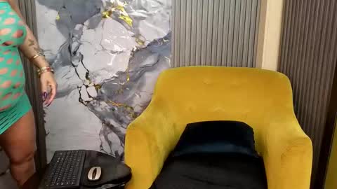 Snapshot of gianellacox chatting on 03.06.26 online show from 03.06.26